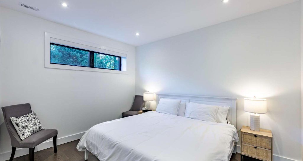 Luxury-Villa-Living-Pembrooke-Canada–04-17 at 13.40.39