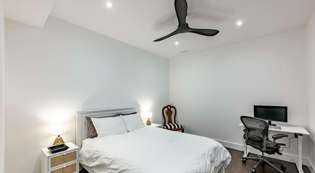 Luxury-Villa-Living-Pembrooke-Canada–04-17 at 13.40.45