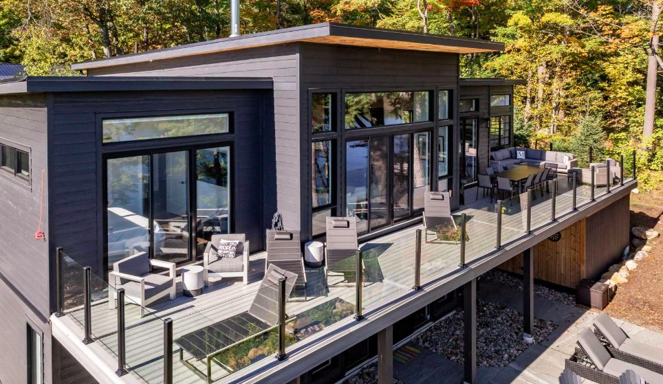 Luxury-Villa-Living-Pembrooke-Canada–04-17 at 13.41.18