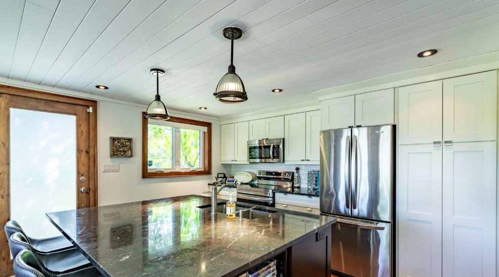 Luxury-Villa-Living-Pembrooke-Canada–04-17 at 13.41.57