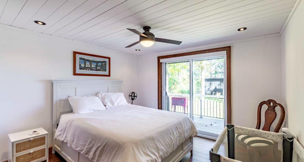 Luxury-Villa-Living-Pembrooke-Canada–04-17 at 13.42.04