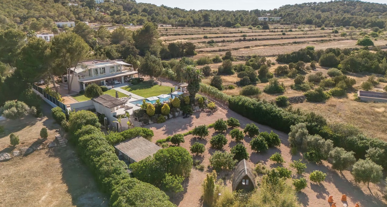 Luxury-Villa-Living-Villa-Cereza-Ibiza-3 Luxury-Villa-Living-Villa-Cereza-Ibiza-3