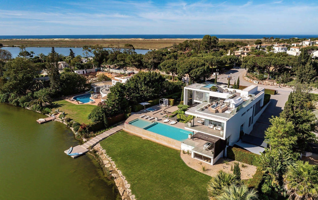 Luxury-Villa-Living-Villa-Fons-Portugal-1