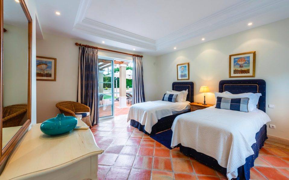 Luxury-Villa-Living-Villa-Jacinto-Portugal–04-17 at 09.46.54