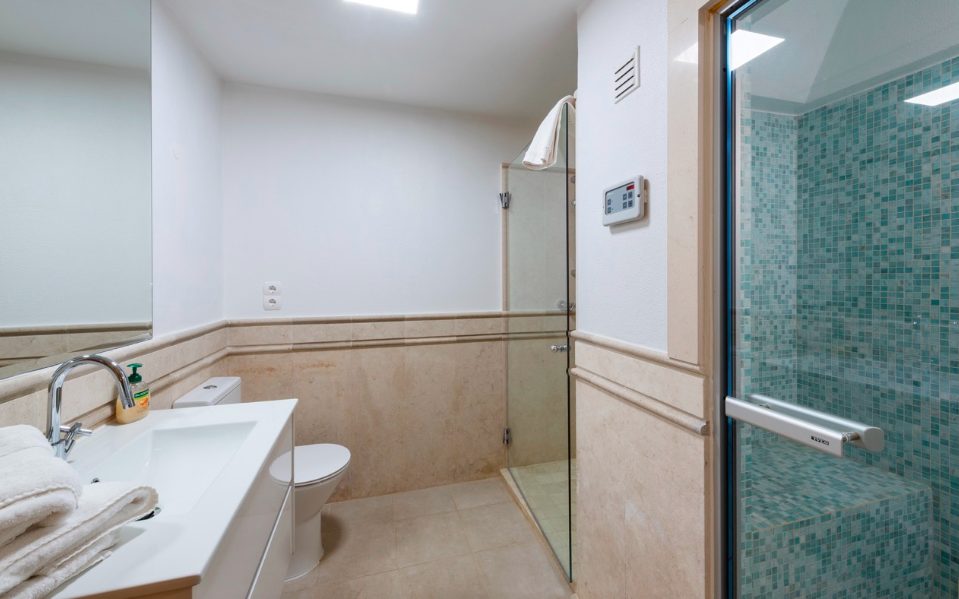 Luxury-Villa-Living-Villa-Jacinto-Portugal–04-17 at 09.47.21