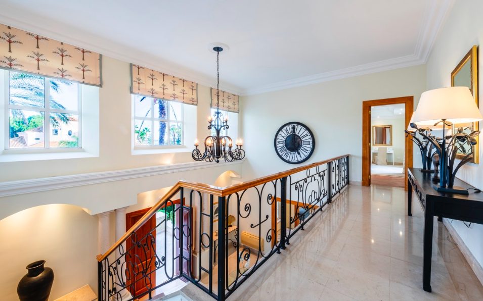 Luxury-Villa-Living-Villa-Jacinto-Portugal–04-17 at 09.47.26