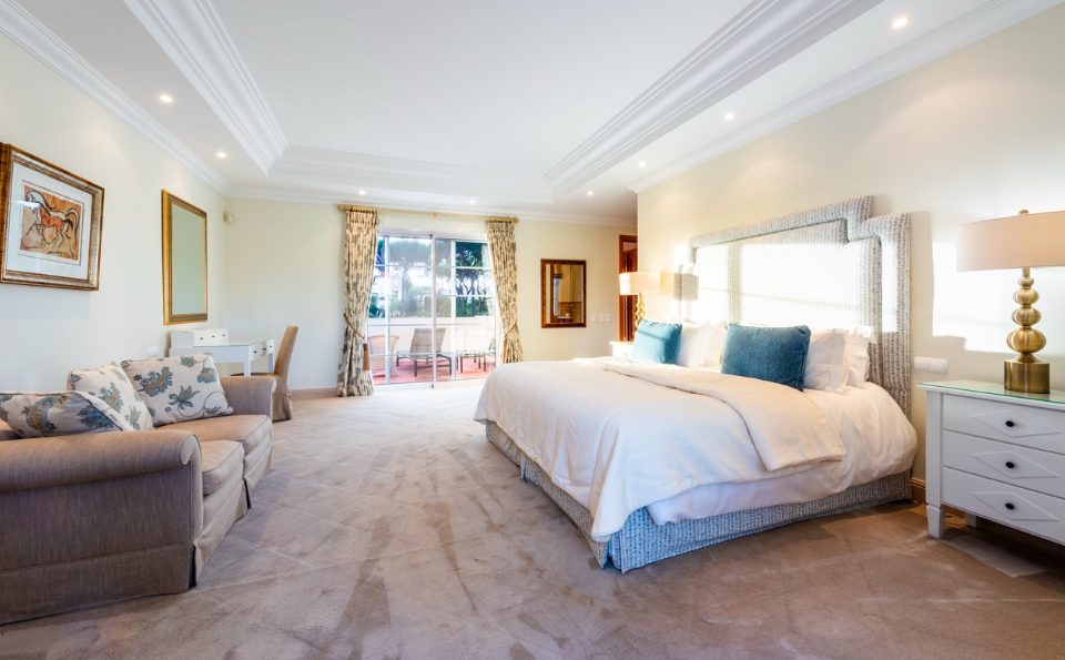 Luxury-Villa-Living-Villa-Jacinto-Portugal–04-17 at 09.47.48