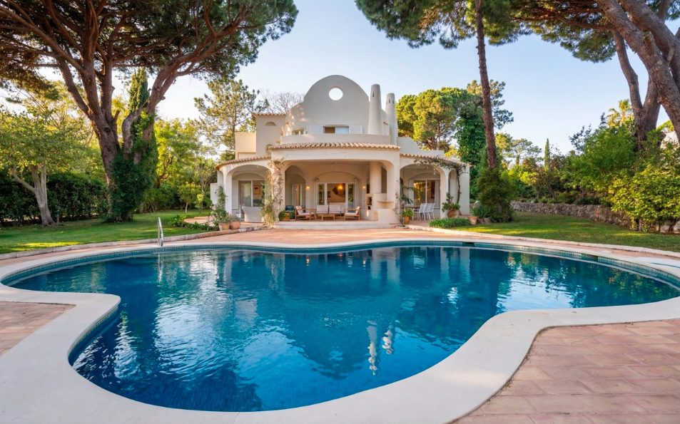 Luxury-Villa-Living-Villa-Pinto-Portugal–04-17 at 09.59.18