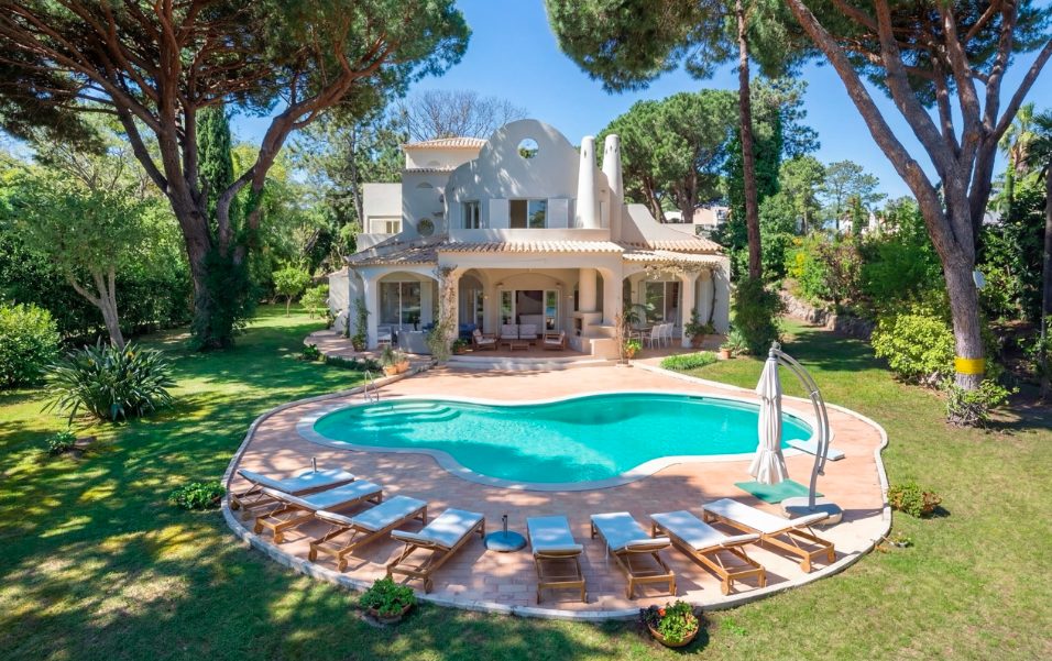 Luxury-Villa-Living-Villa-Pinto-Portugal–04-17 at 09.59.24