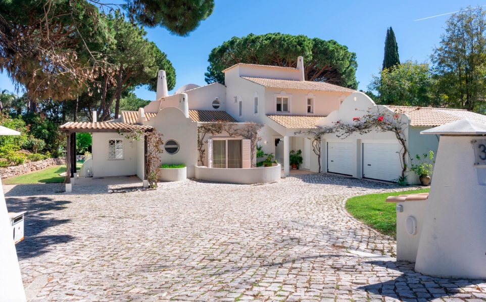 Luxury-Villa-Living-Villa-Pinto-Portugal–04-17 at 10.00.08