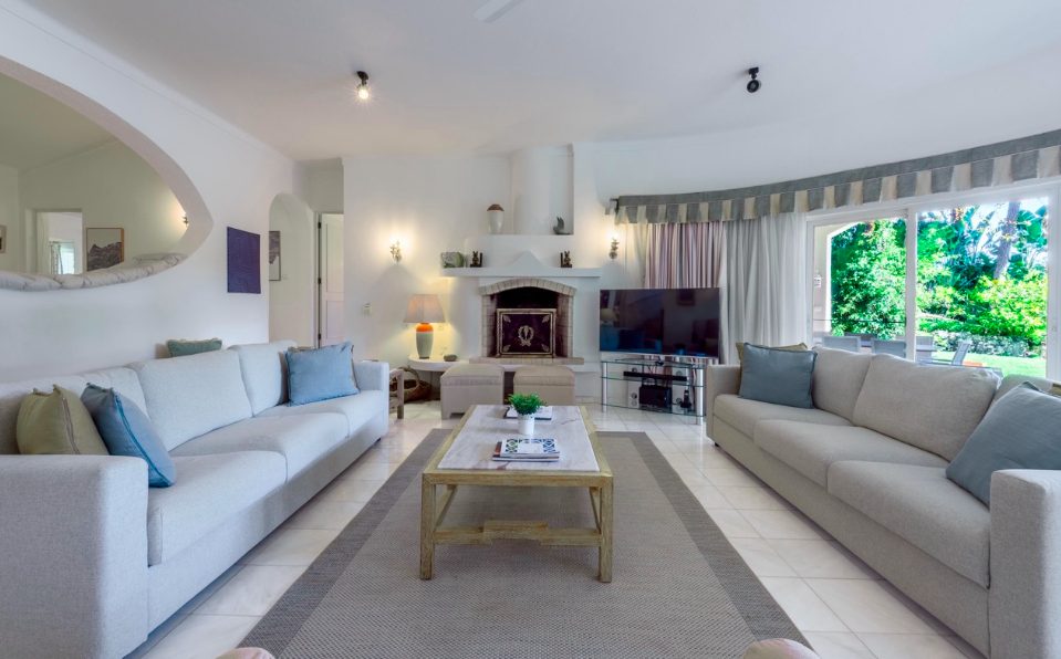 Luxury-Villa-Living-Villa-Pinto-Portugal–04-17 at 10.01.29