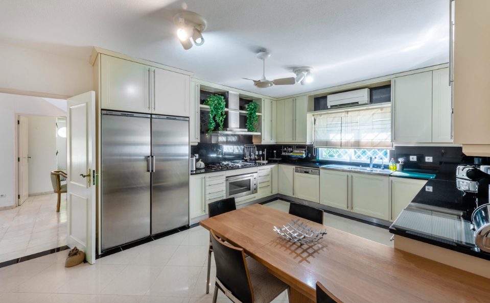 Luxury-Villa-Living-Villa-Pinto-Portugal–04-17 at 10.02.23