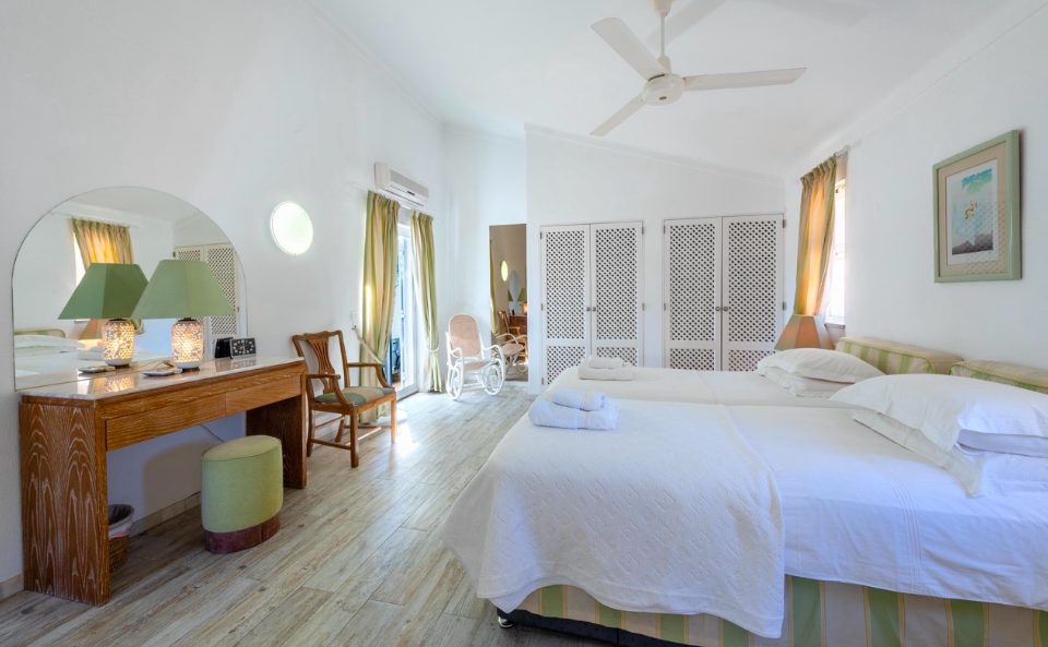 Luxury-Villa-Living-Villa-Pinto-Portugal–04-17 at 10.03.27