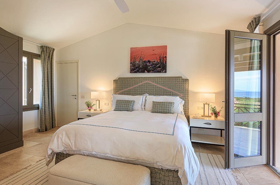 Luxury-Villa-Living-Villa-Porto-Sardinia-4