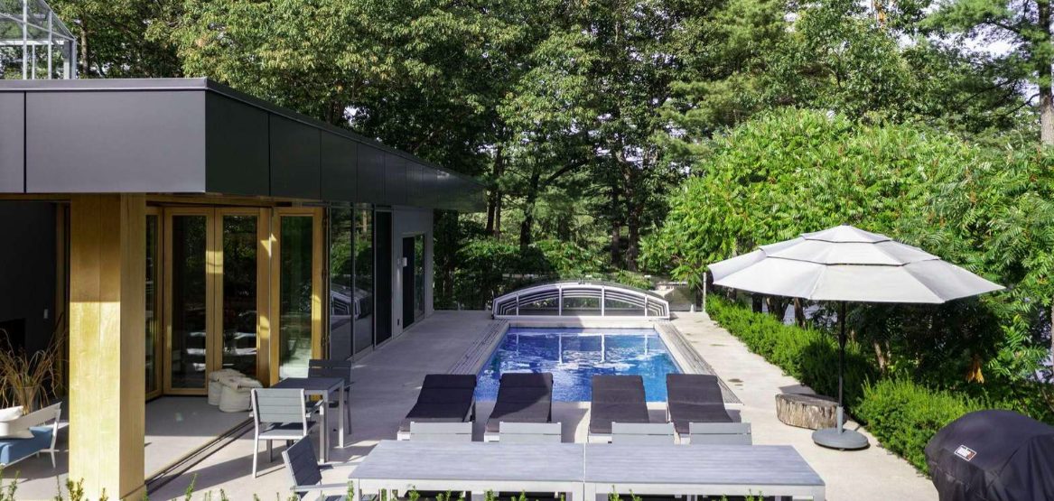 Luxury-Villa-Living-Whitney-Canada–04-17 at 13.12.35