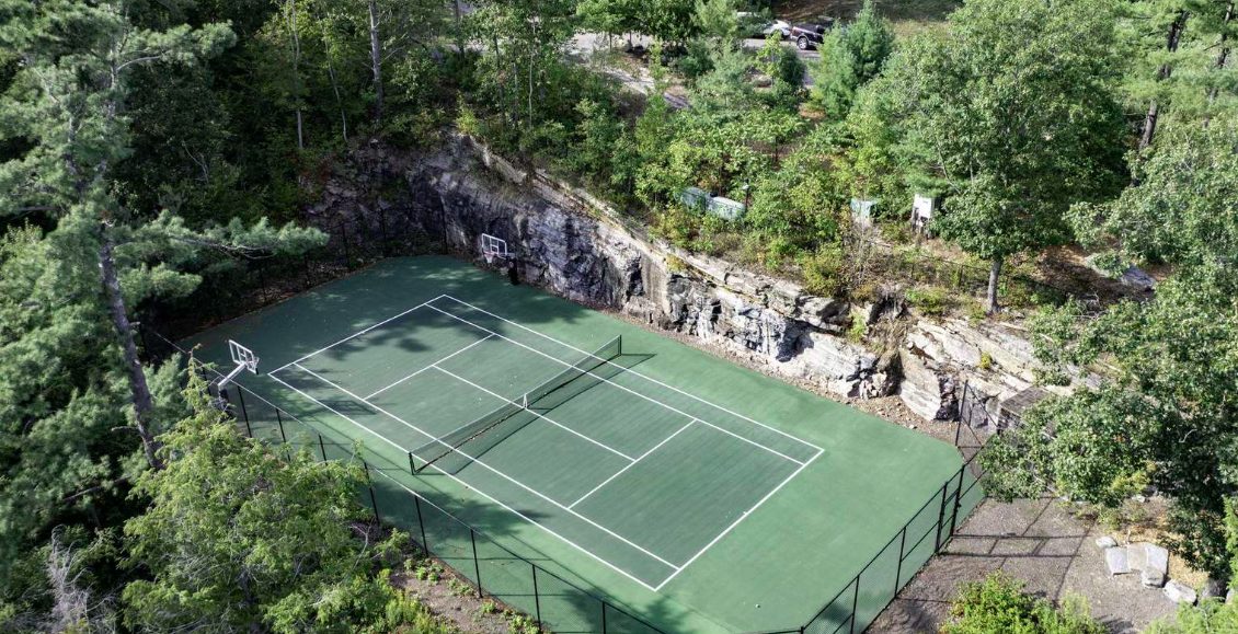 Luxury-Villa-Living-Whitney-Canada–04-17 at 13.12.41