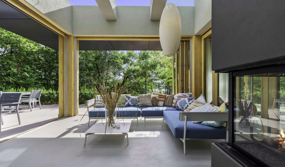 Luxury-Villa-Living-Whitney-Canada–04-17 at 13.13.28