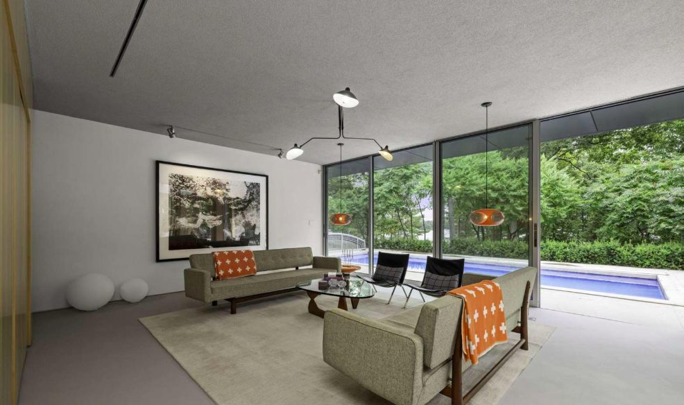 Luxury-Villa-Living-Whitney-Canada–04-17 at 13.13.34