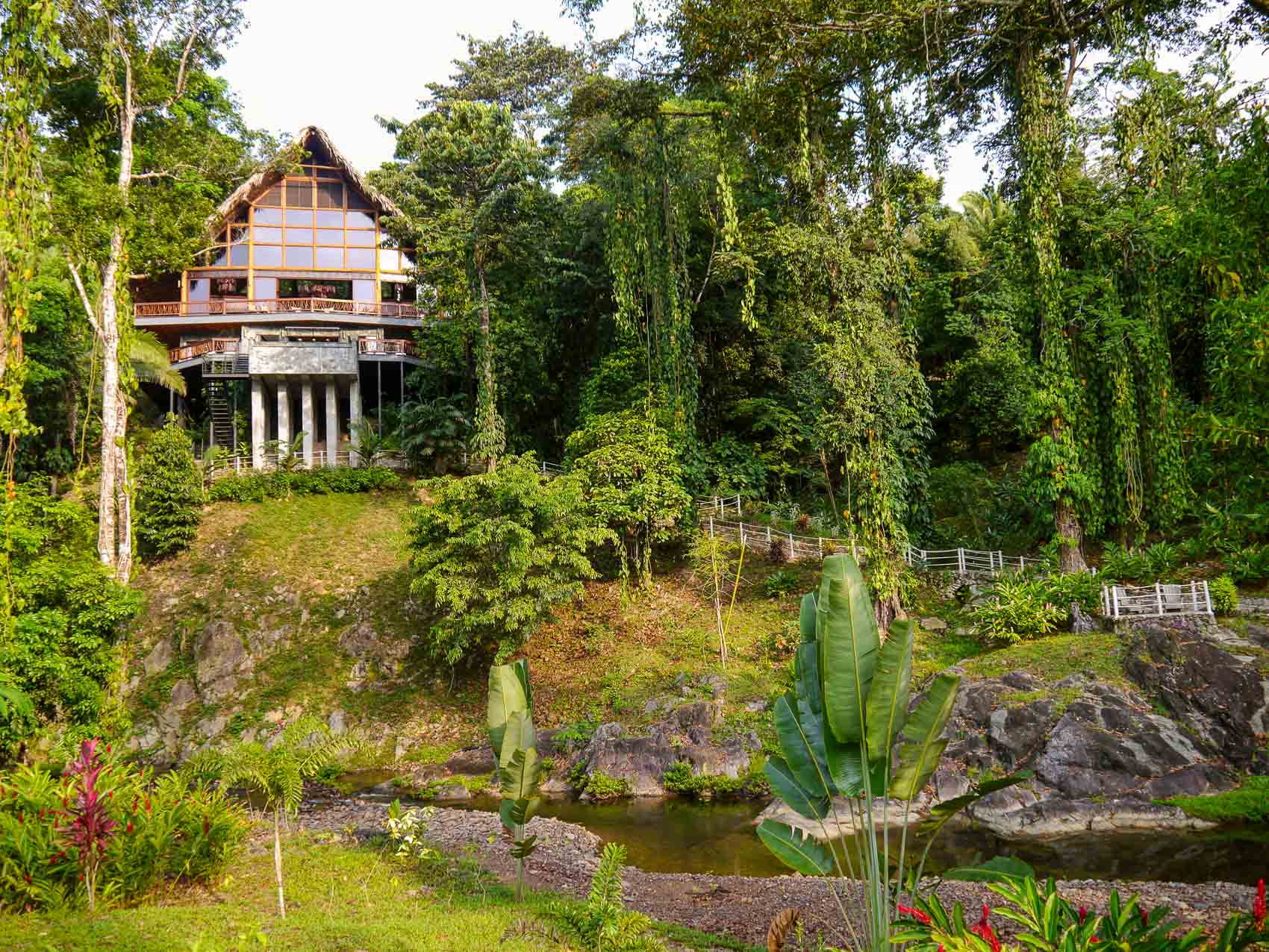 Luxury_Villa_Living_Gladden_Valley_Stream_Belize4