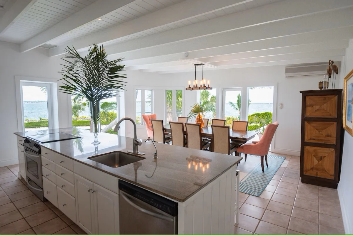 luxury-villa-living-middle-cay-harbour-island-bahamas-10