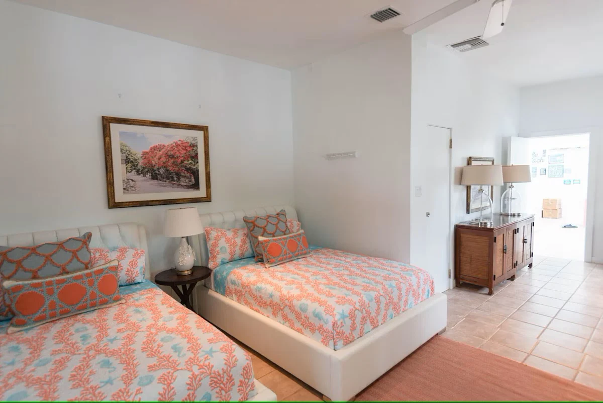 luxury-villa-living-middle-cay-harbour-island-bahamas-14
