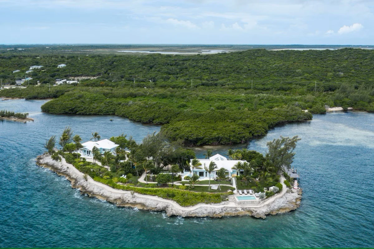 luxury-villa-living-middle-cay-harbour-island-bahamas-2