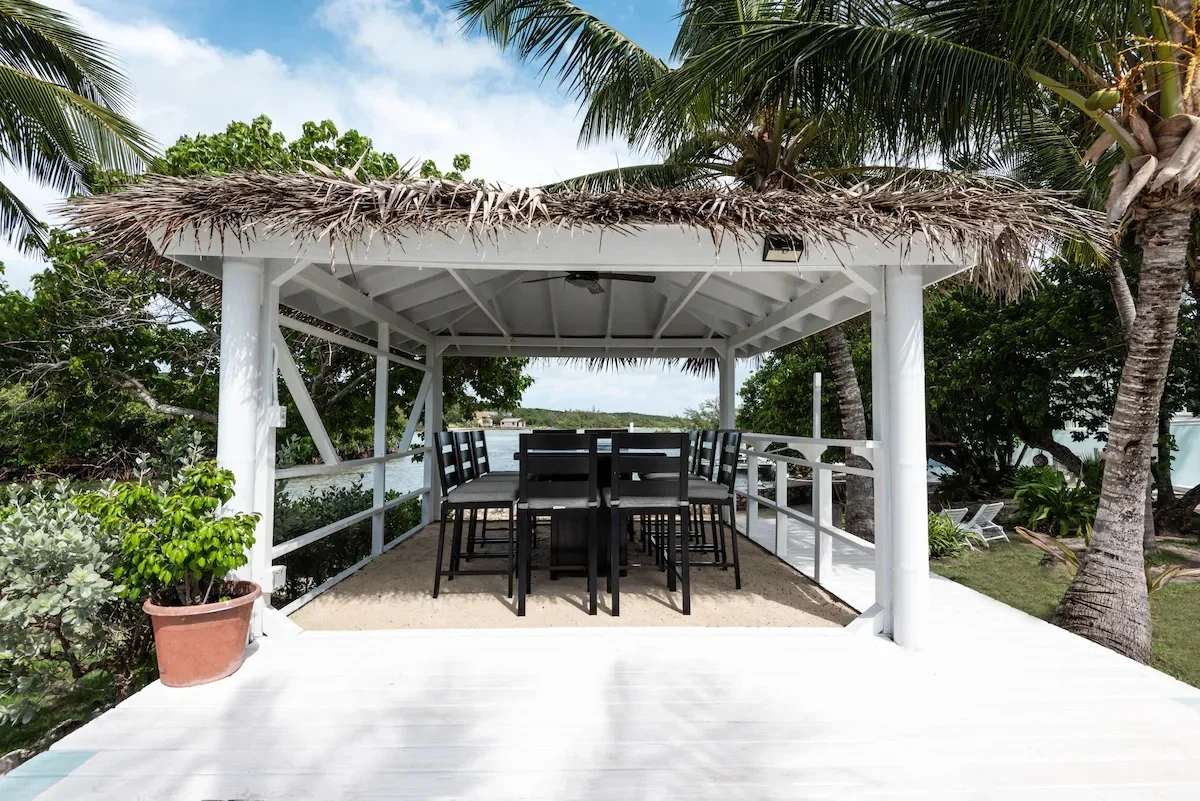 luxury-villa-living-middle-cay-harbour-island-bahamas-23