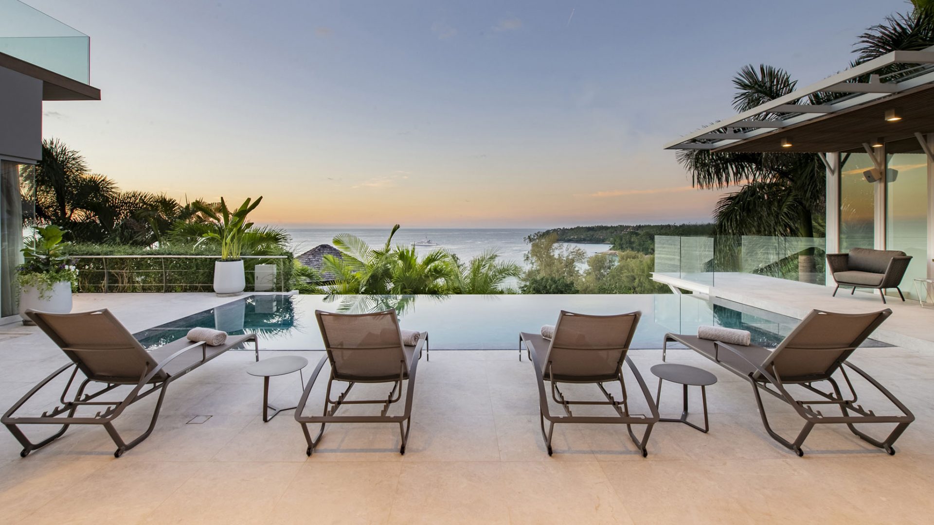 Luxury_Villa_Living_Villa_Borimas_Phuket_Thailand28