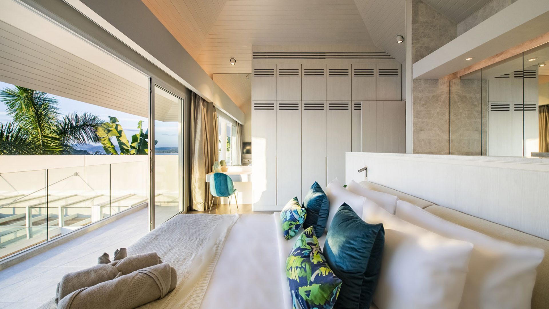 Luxury_Villa_Living_Villa_Borimas_Phuket_Thailand52