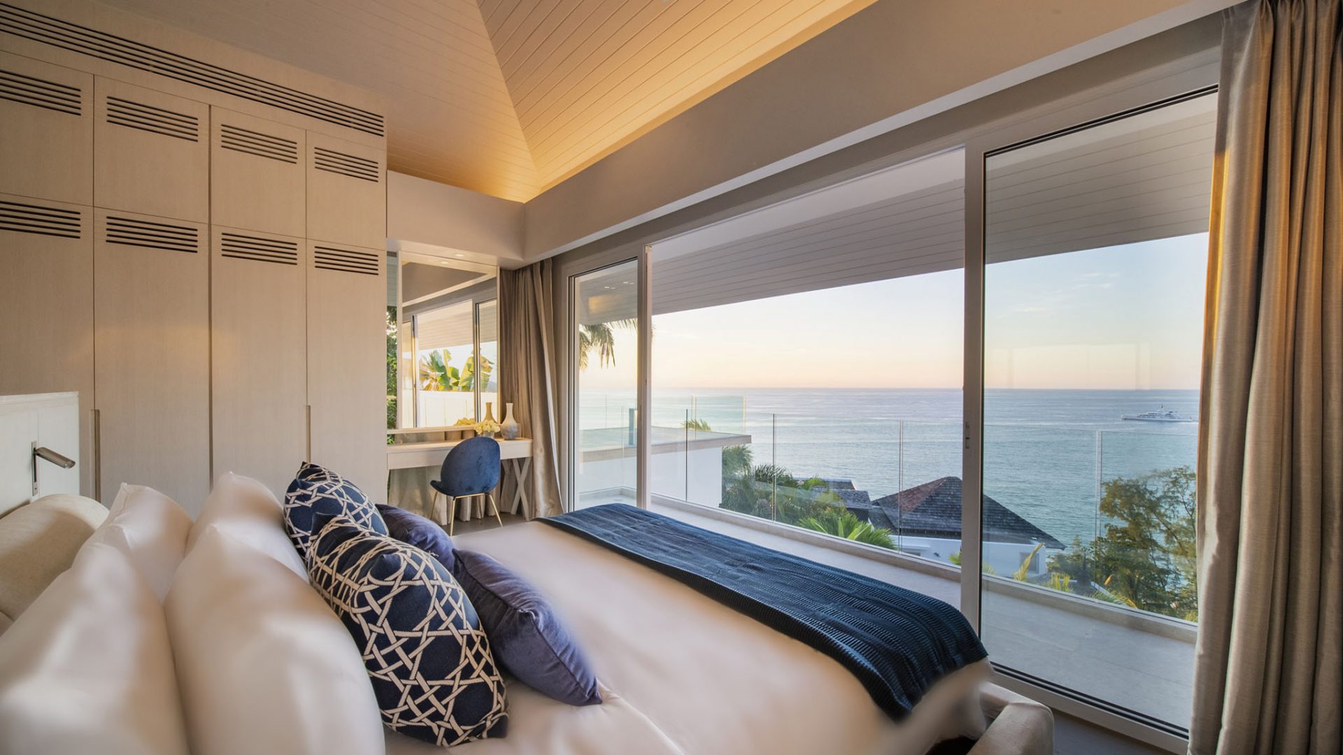 Luxury_Villa_Living_Villa_Borimas_Phuket_Thailand54