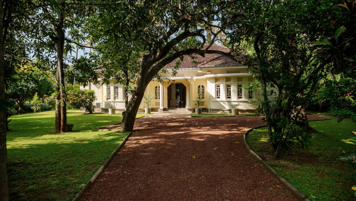 Luxury-Villa-Living-Coconut-Grove-Sri-Lanka-26