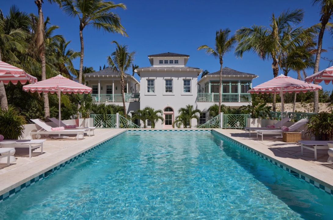 Luxury-Villa-Living-Doubles-Bahamas-16