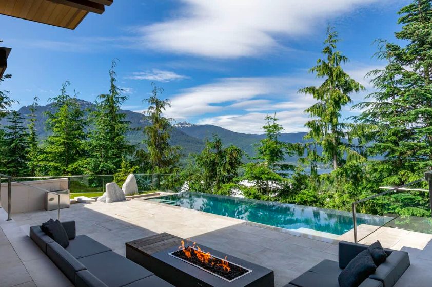 Luxury-Villa-Living-Kadenwood-Eagles-Nest-Canada–06-02 at 11.38.09 Luxury-Villa-Living-Kadenwood-Eagles-Nest-Canada–06-02 at 11.38.09
