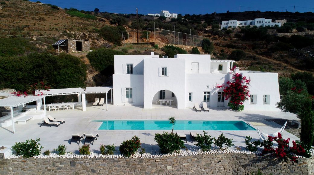 Luxury-Villa-Living-Villa-Chicquita-Paros–06-26 at 11.37.47 Luxury-Villa-Living-Villa-Chicquita-Paros–06-26 at 11.37.47
