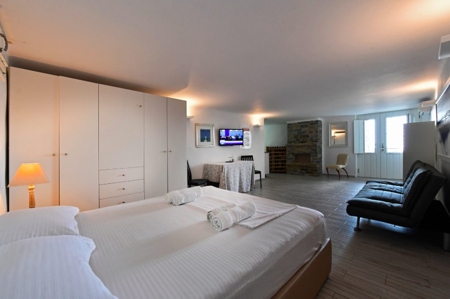 Luxury-Villa-Living-Villa-Chicquita-Paros–06-26 at 11.40.03 Luxury-Villa-Living-Villa-Chicquita-Paros–06-26 at 11.40.03