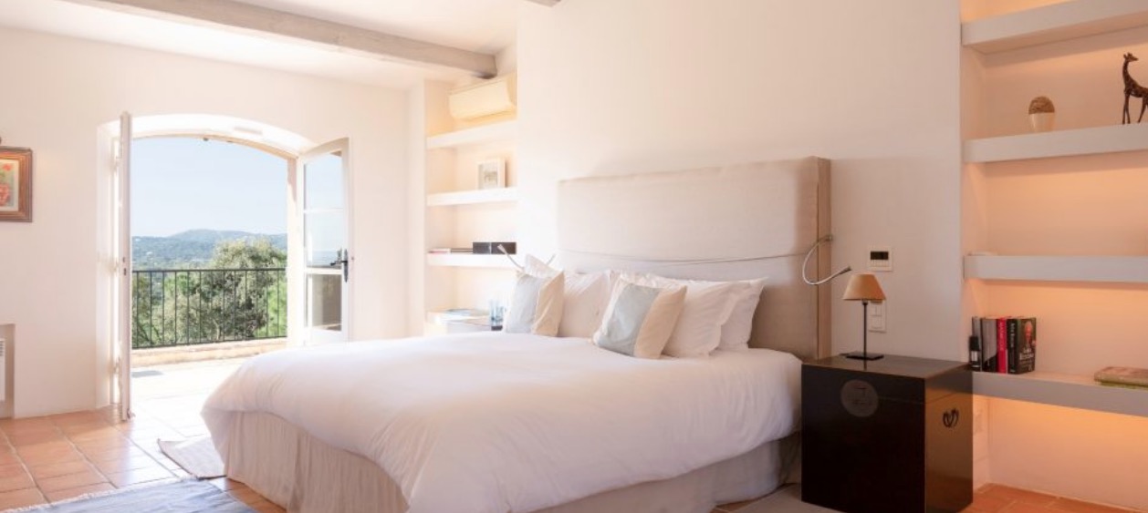 Luxury-Villa-Living-Villa-Alix-France-10