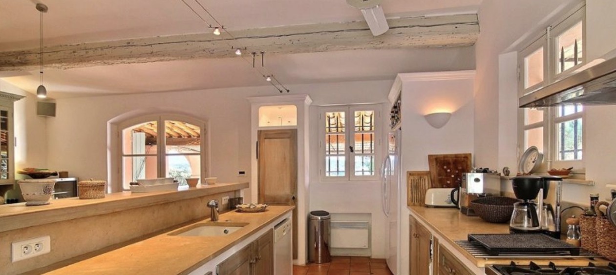 Luxury-Villa-Living-Villa-Alix-France-12