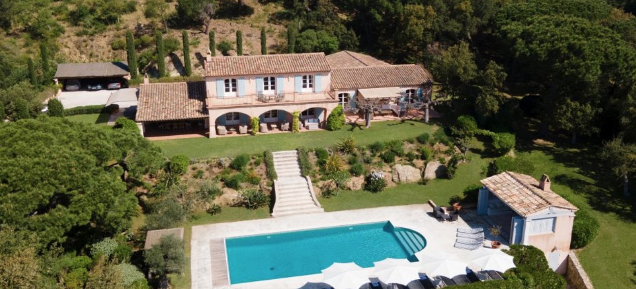 Luxury-Villa-Living-Villa-Alix-France-23