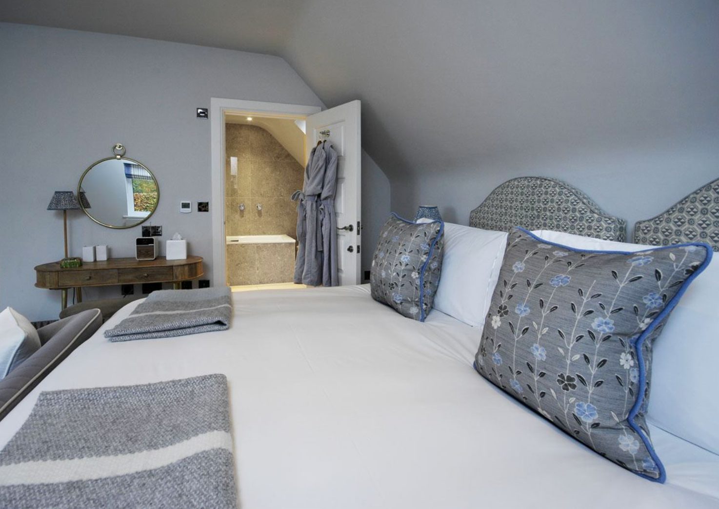 Luxury_Villa_Living_Hilltop_House_Cotswolds_UK34