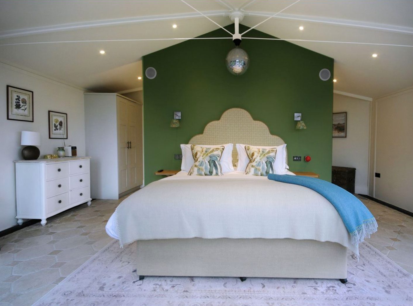 Luxury_Villa_Living_Hilltop_House_Cotswolds_UK44