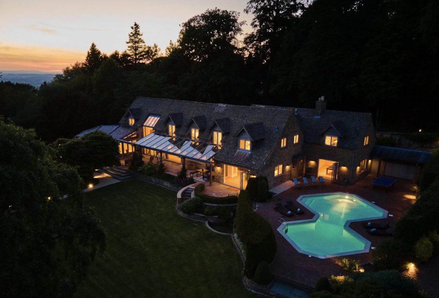 Luxury_Villa_Living_Hilltop_House_Cotswolds_UK56