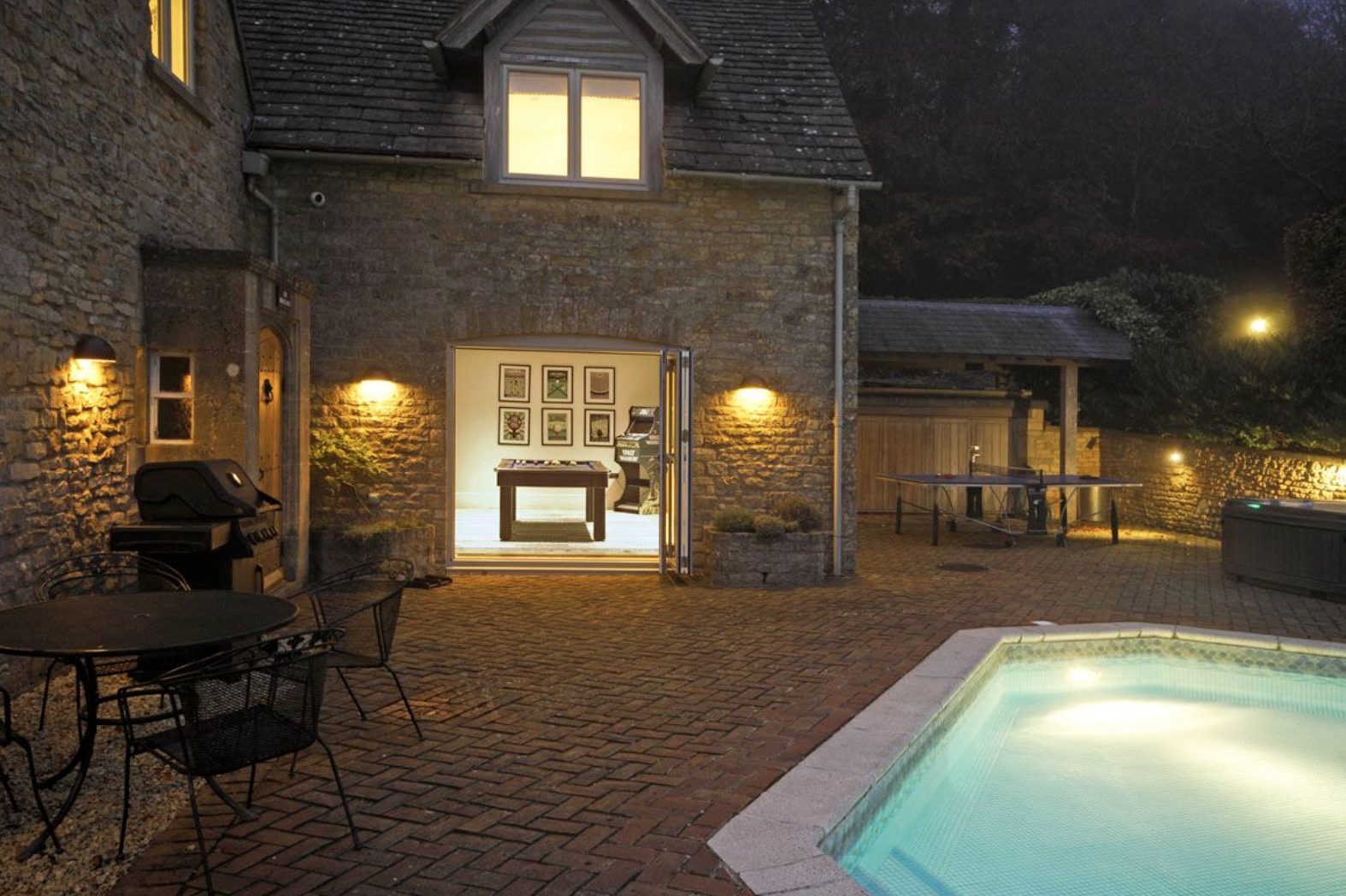 Luxury_Villa_Living_Hilltop_House_Cotswolds_UK62