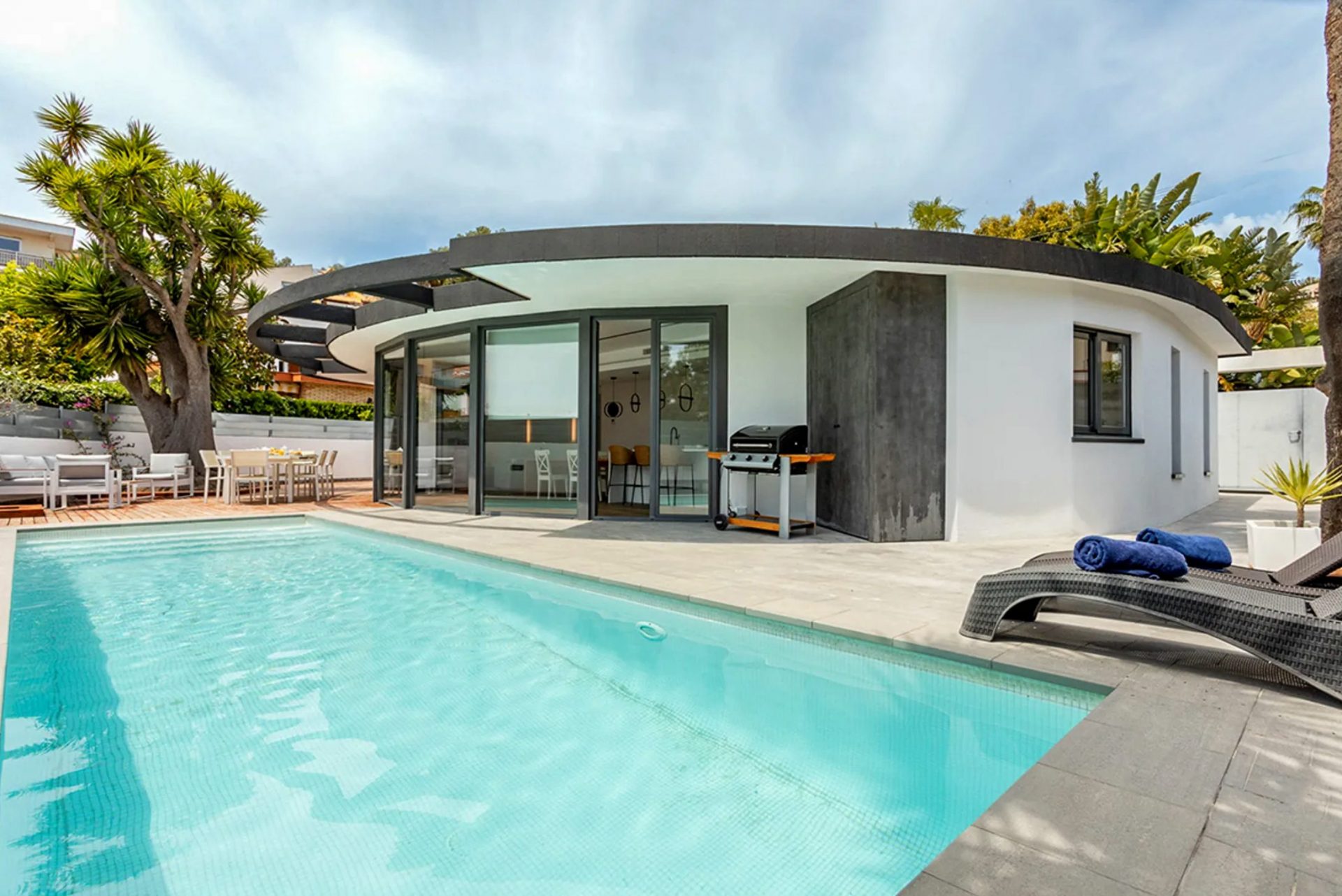 luxury-villa-living-villa-daley-sitges-spain-3