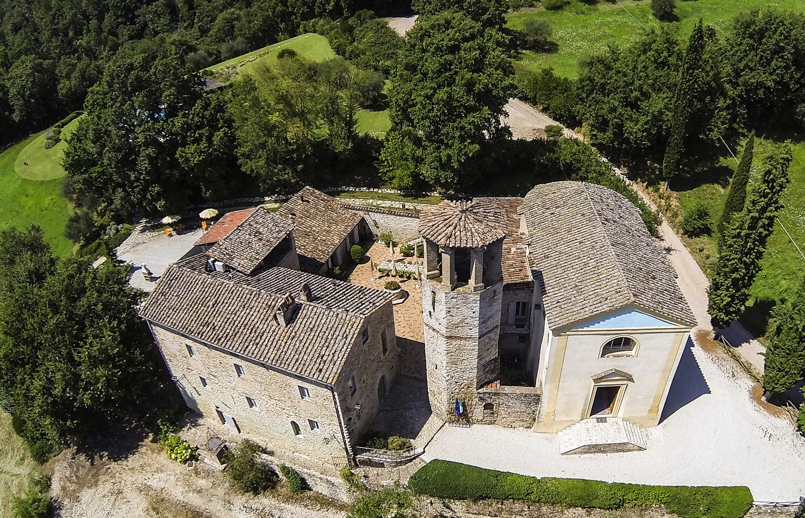 luxury-villa-living-villa-marishane-pieve-san-quirico-umbria-italy-2