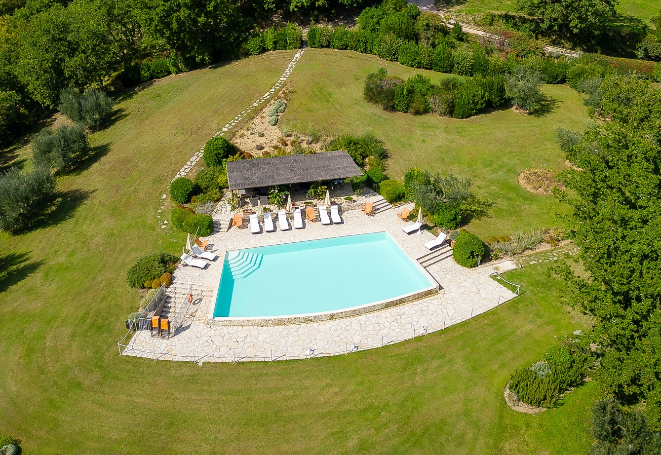 luxury-villa-living-villa-marishane-pieve-san-quirico-umbria-italy-3