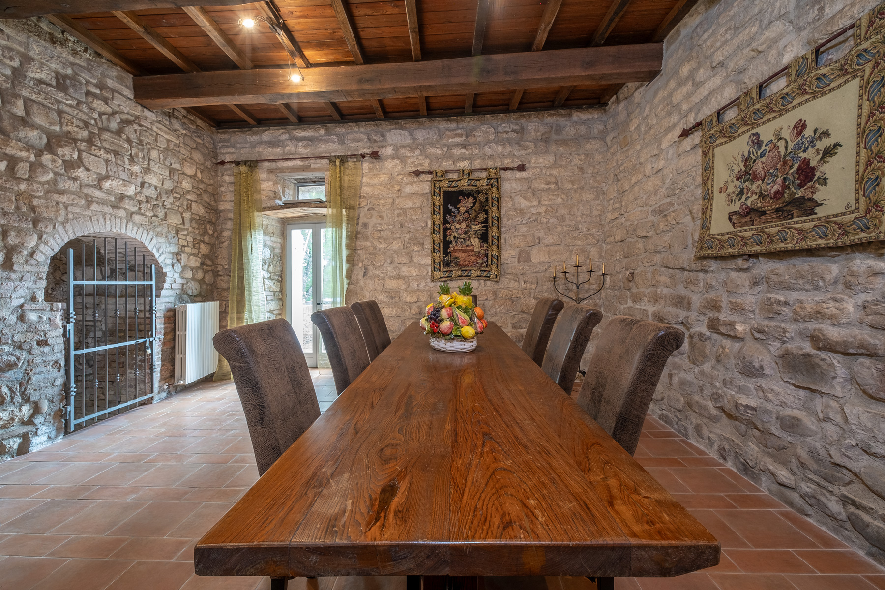 luxury-villa-living-villa-marishane-pieve-san-quirico-umbria-italy-9
