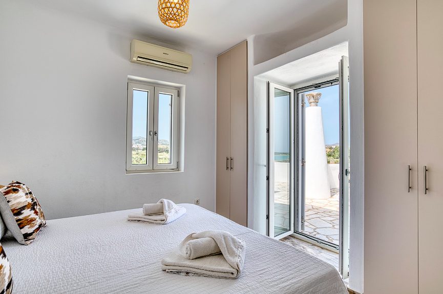 Luxury-Villa-Living-Villa-Arete-Paros-Greece–09-18 at 08.56.41 Luxury-Villa-Living-Villa-Arete-Paros-Greece–09-18 at 08.56.41