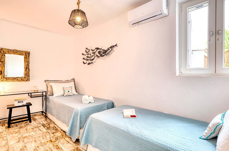 Luxury-Villa-Living-Villa-Arete-Paros-Greece–09-18 at 08.57.44 Luxury-Villa-Living-Villa-Arete-Paros-Greece–09-18 at 08.57.44