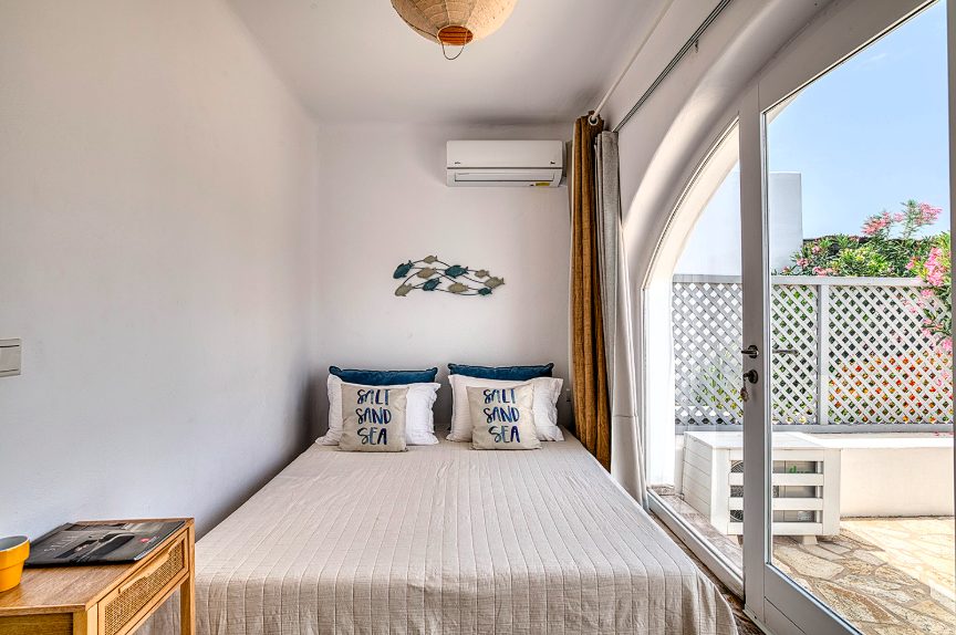 Luxury-Villa-Living-Villa-Arete-Paros-Greece–09-18 at 08.57.51 Luxury-Villa-Living-Villa-Arete-Paros-Greece–09-18 at 08.57.51