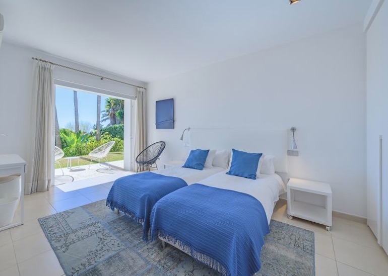 Luxury-Villa-Living-Villa-Zumbar-Marbella-Spain-30 Luxury-Villa-Living-Villa-Zumbar-Marbella-Spain-30